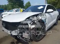 2021 Audi Q8 фото