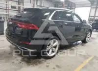 2021 Audi Q8 фото
