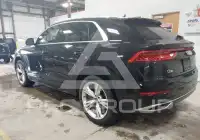 2021 Audi Q8 фото
