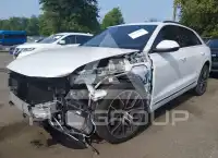 2021 Audi Q8 фото