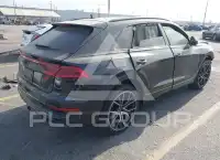 2021 Audi Q8 фото