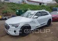 2021 Audi E-TRON фото