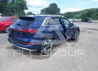 2021 Audi E-TRON фото