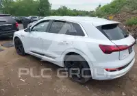 2021 Audi E-TRON фото