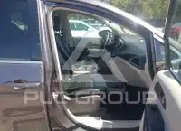 2021 Chrysler VOYAGER фото