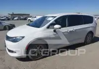 2021 Chrysler VOYAGER фото