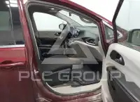 2021 Chrysler VOYAGER фото