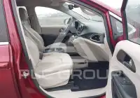 2021 Chrysler VOYAGER фото