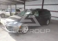 2021 Chrysler VOYAGER photo