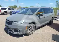2021 Chrysler PACIFICA photo