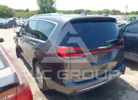 2021 Chrysler PACIFICA photo