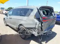 2021 Chrysler PACIFICA photo