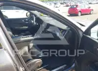 2021 Volvo XC60 фото