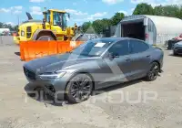 2021 Volvo S60 фото