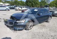 2021 Volvo S60 photo