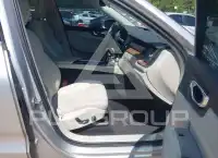 2021 Volvo XC60 фото