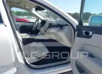 2021 Volvo XC60 фото