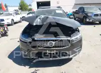 2021 Volvo XC60 фото