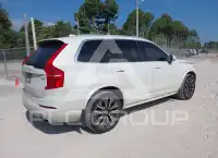 2021 Volvo XC90 photo