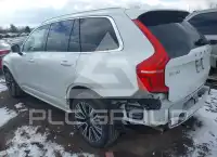 2021 Volvo XC90 photo