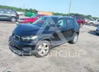 2021 Volvo XC40 фото