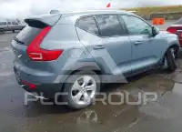 2021 Volvo XC40 фото