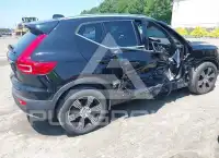 2021 Volvo XC40 фото