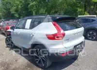 2021 Volvo XC40 фото