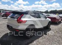 2021 Volvo XC40 фото