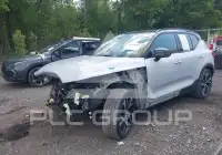 2021 Volvo XC40 фото