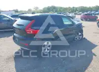 2021 Volvo XC40 фото