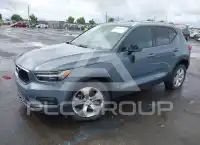 2021 Volvo XC40 фото