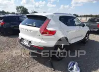 2021 Volvo XC40 фото