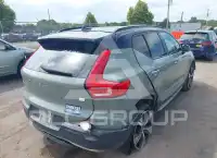 2021 Volvo XC40 фото