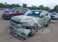 2021 Volvo XC40 фото