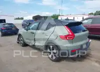 2021 Volvo XC40 фото