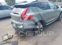 2021 Volvo XC40 фото