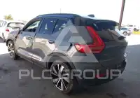 2021 Volvo XC40 фото