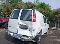 2021 GMC SAVANA photo