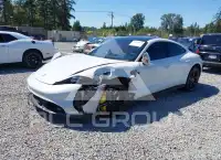 2021 Porsche Taycan фото