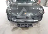 2021 Porsche MACAN photo