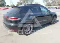 2021 Porsche MACAN photo