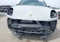 2021 Porsche MACAN photo