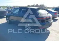 2021 Porsche MACAN photo