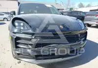 2021 Porsche MACAN photo