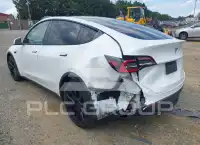 2021 Tesla Model Y photo