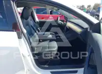 2021 Tesla Model Y фото
