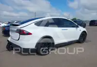 2021 Tesla Model X фото