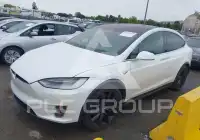 2021 Tesla Model X фото