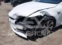 2021 Tesla Model S фото